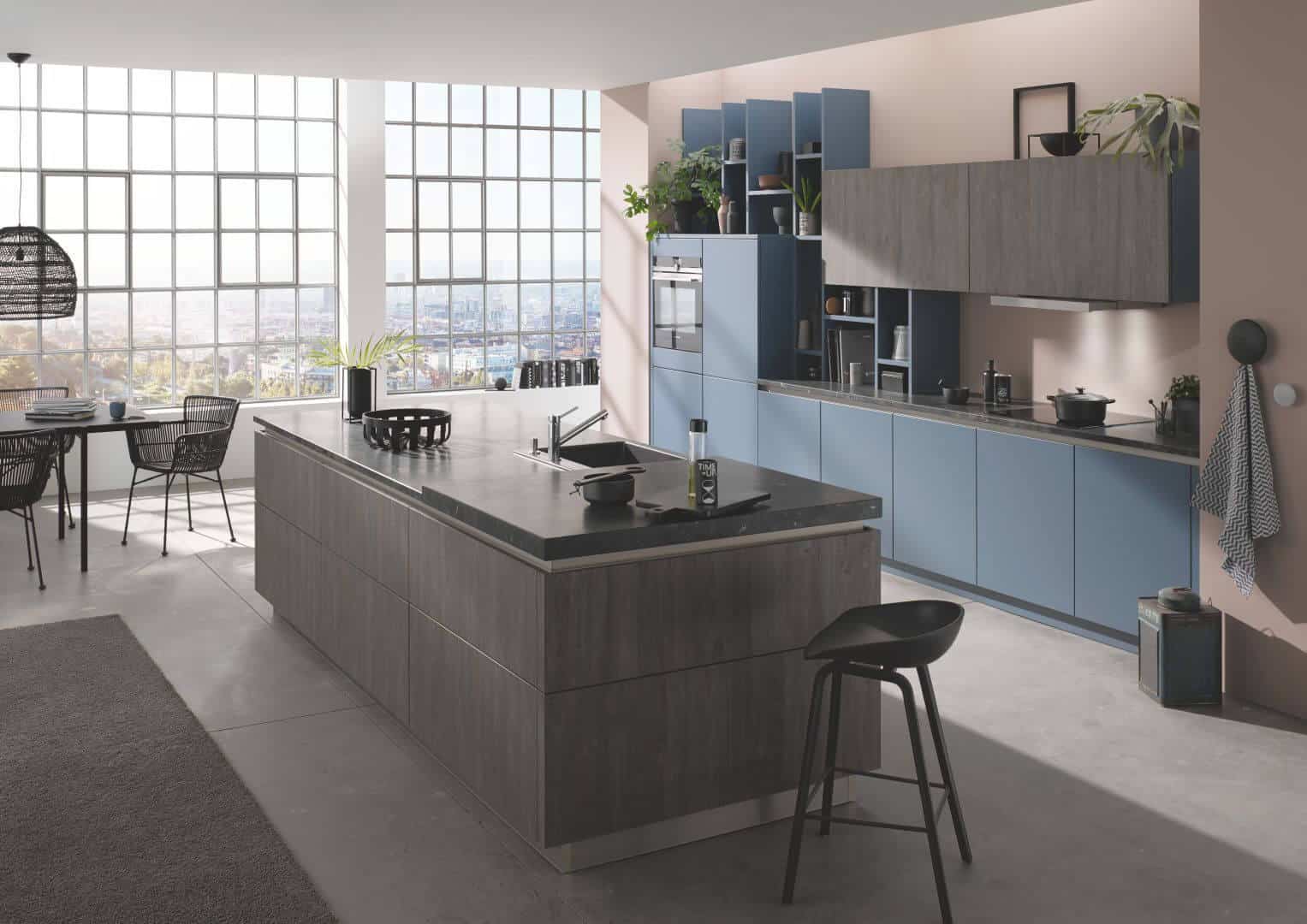 Bauformat Inselküche Design grifflos matt Lack echtholz blau
