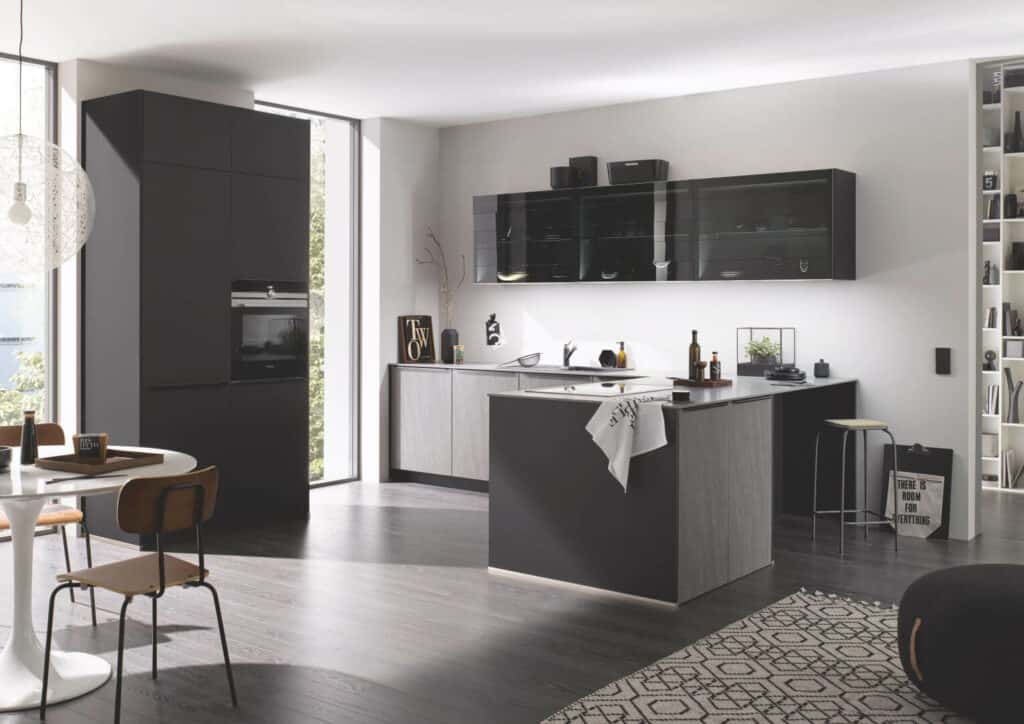 Bauformat L-Küche Modern Edelstahl Griffleisten Glas Oberschränke E-Geräte