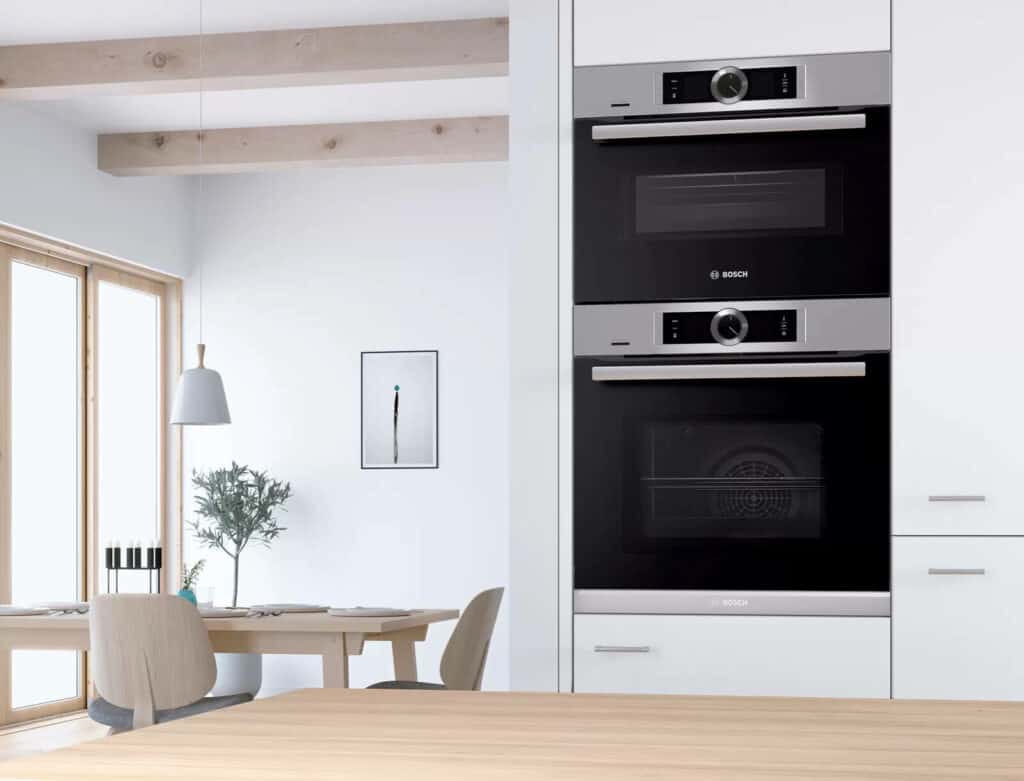 BOSCH Einbaumikrowelle moderne E-Geräte in der Küche