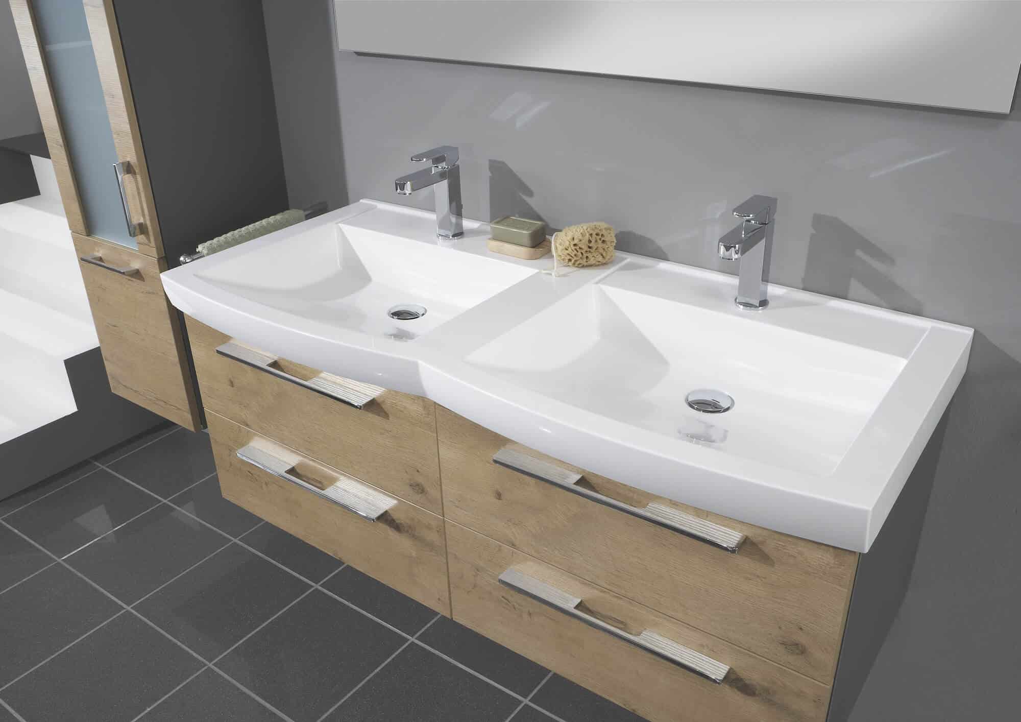 Küchenhalle Stuttgart Badea Badeinrichtungen Design Badschränke WC Waschbecken Weiß Edelstahl Armaturen Keramik