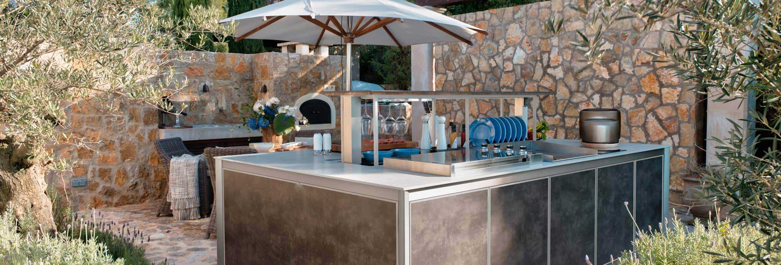 Wesco Outdoor Küche Kücheninsel mit Grill und Geschirr