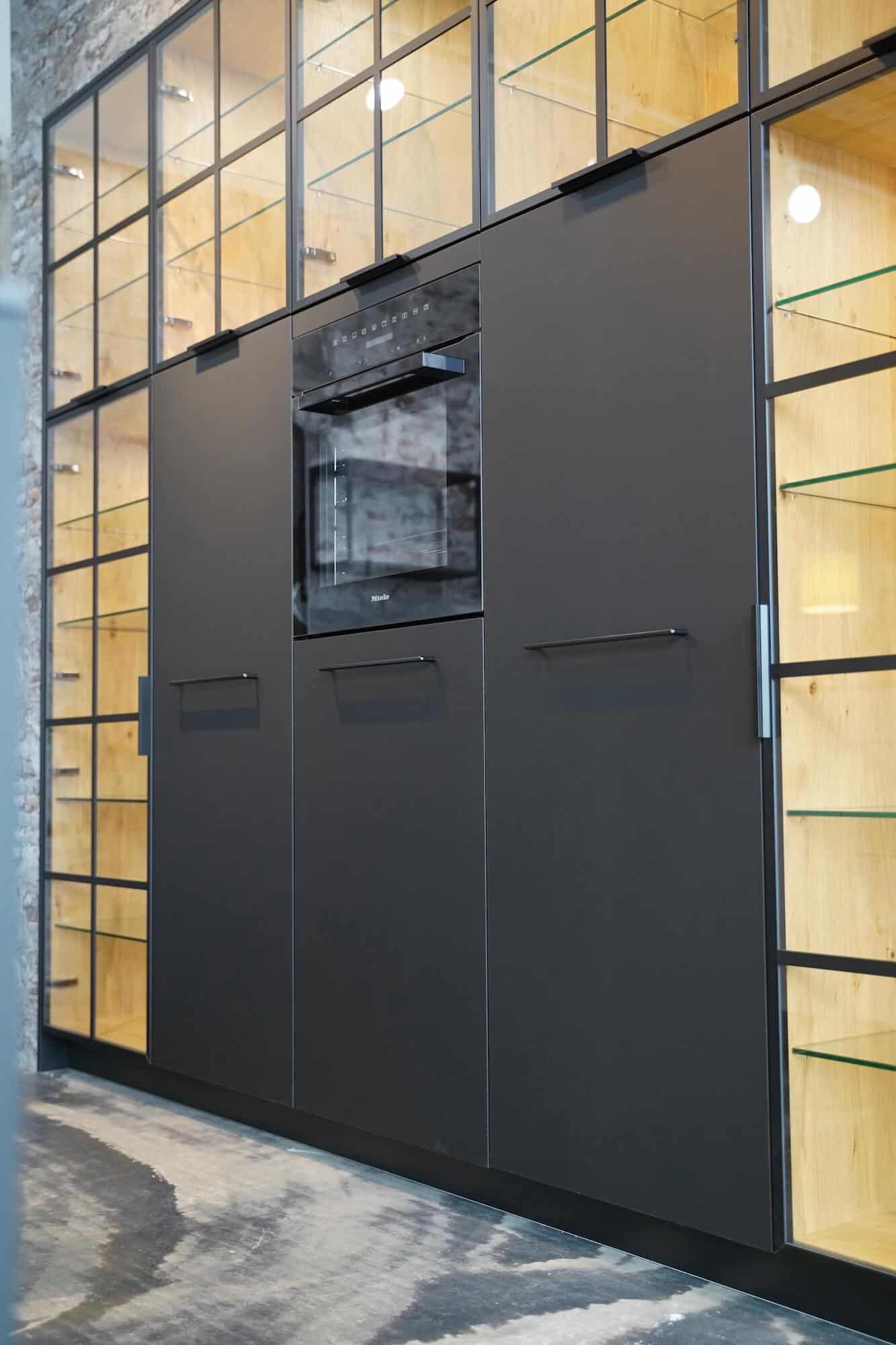 Ballerina Moderne Küche mit Kücheninsel und Wandschrank – Bild 15