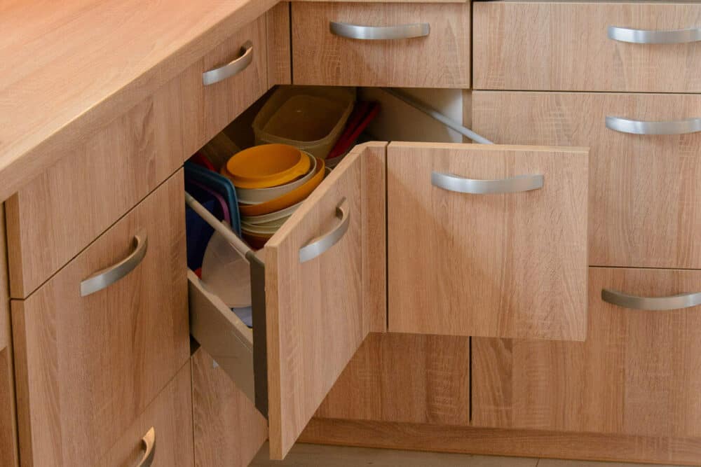 Barrierefreie G-Küche Eckschrank Auszug