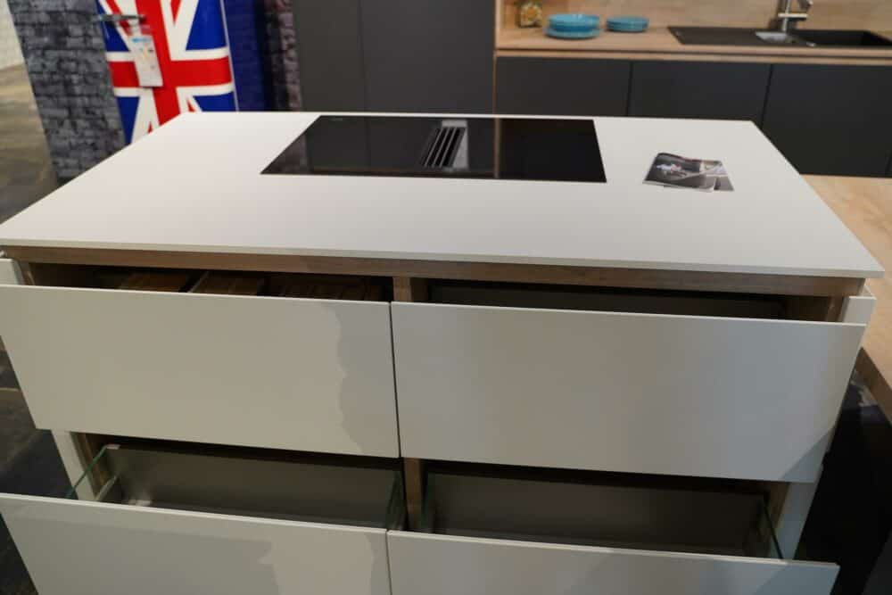 Design Insel Küche matt Lack grau grifflos
