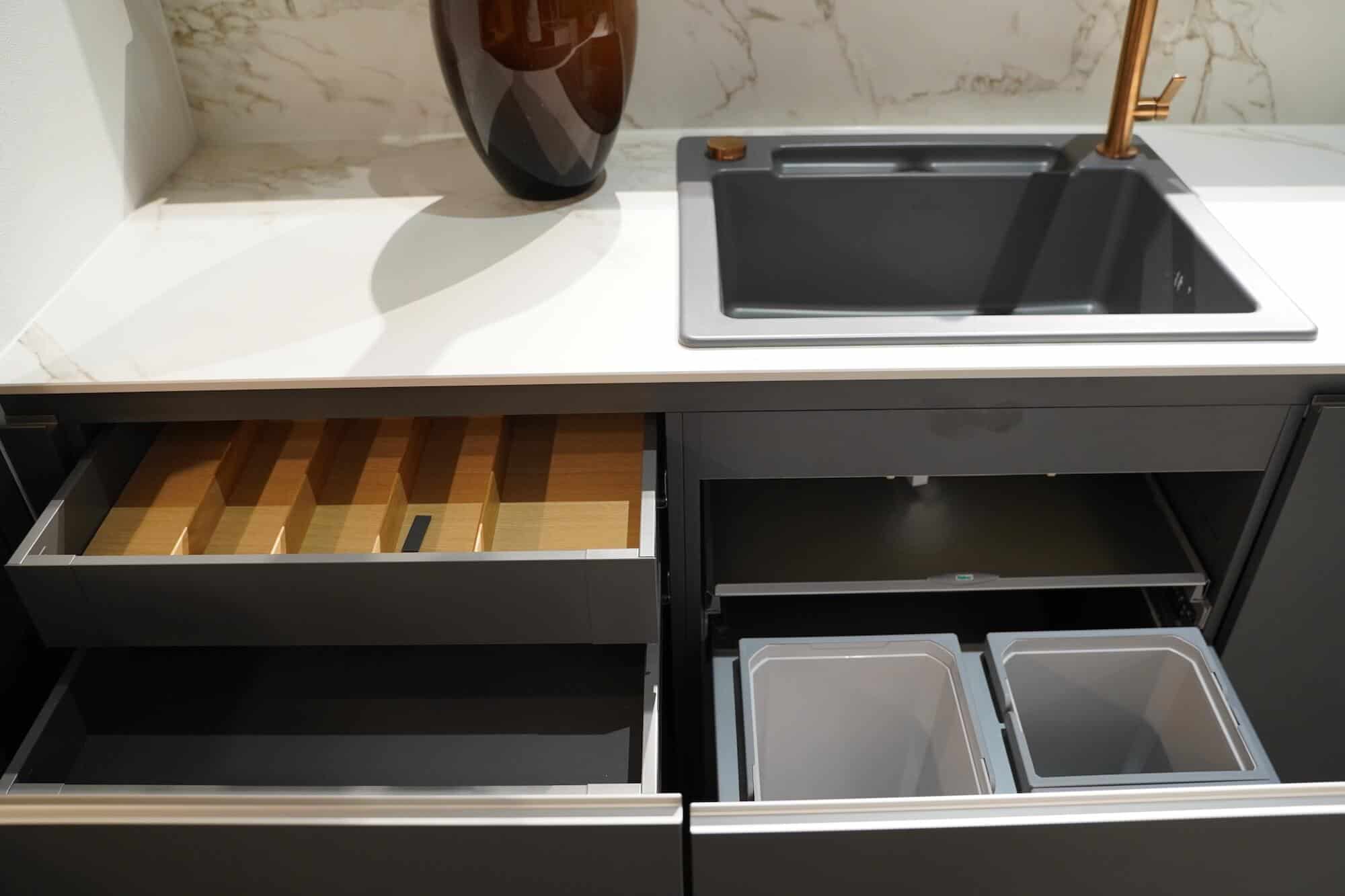 Design Küche mit Kücheninsel Lack holz
