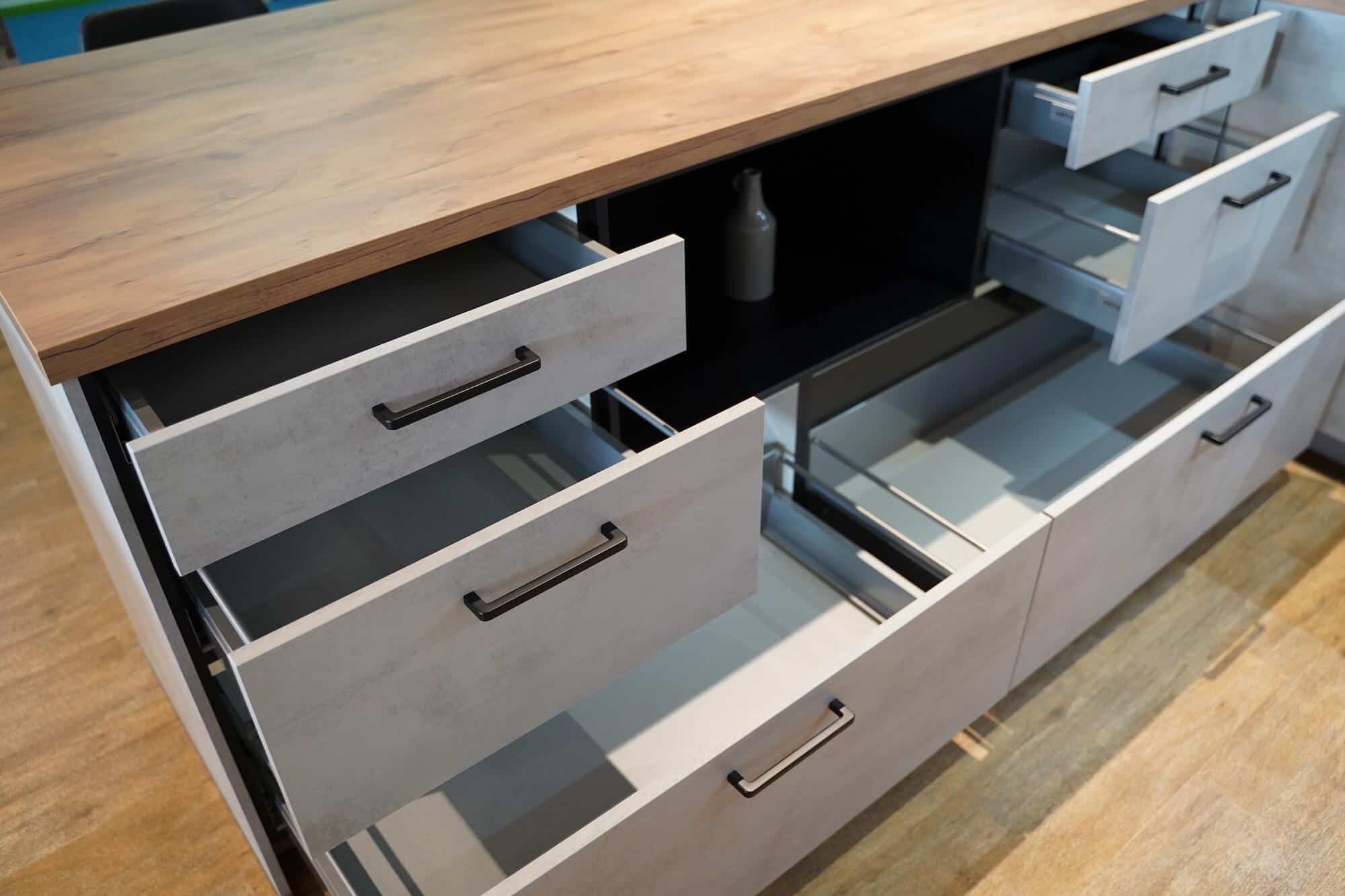 Modern U Küche Form Beton Optik mit Sitztheke