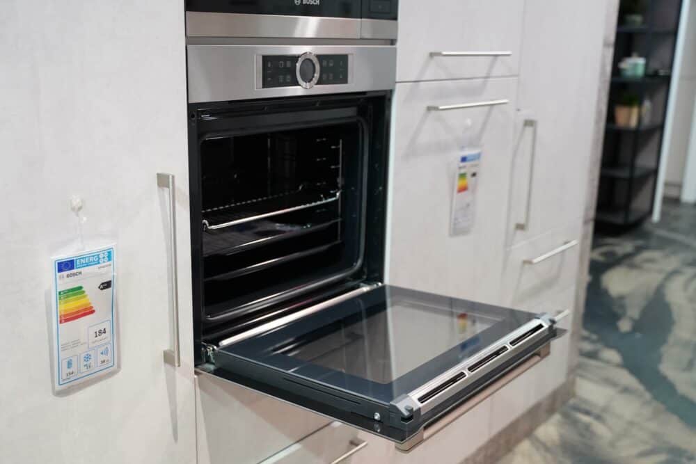 BOSCH Backofen modern mit Wandschrank Beton