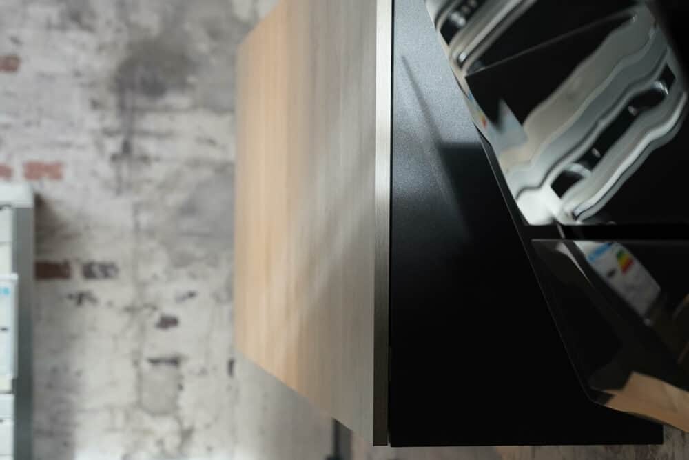 Bauformat Inselküche Wandschrank holz