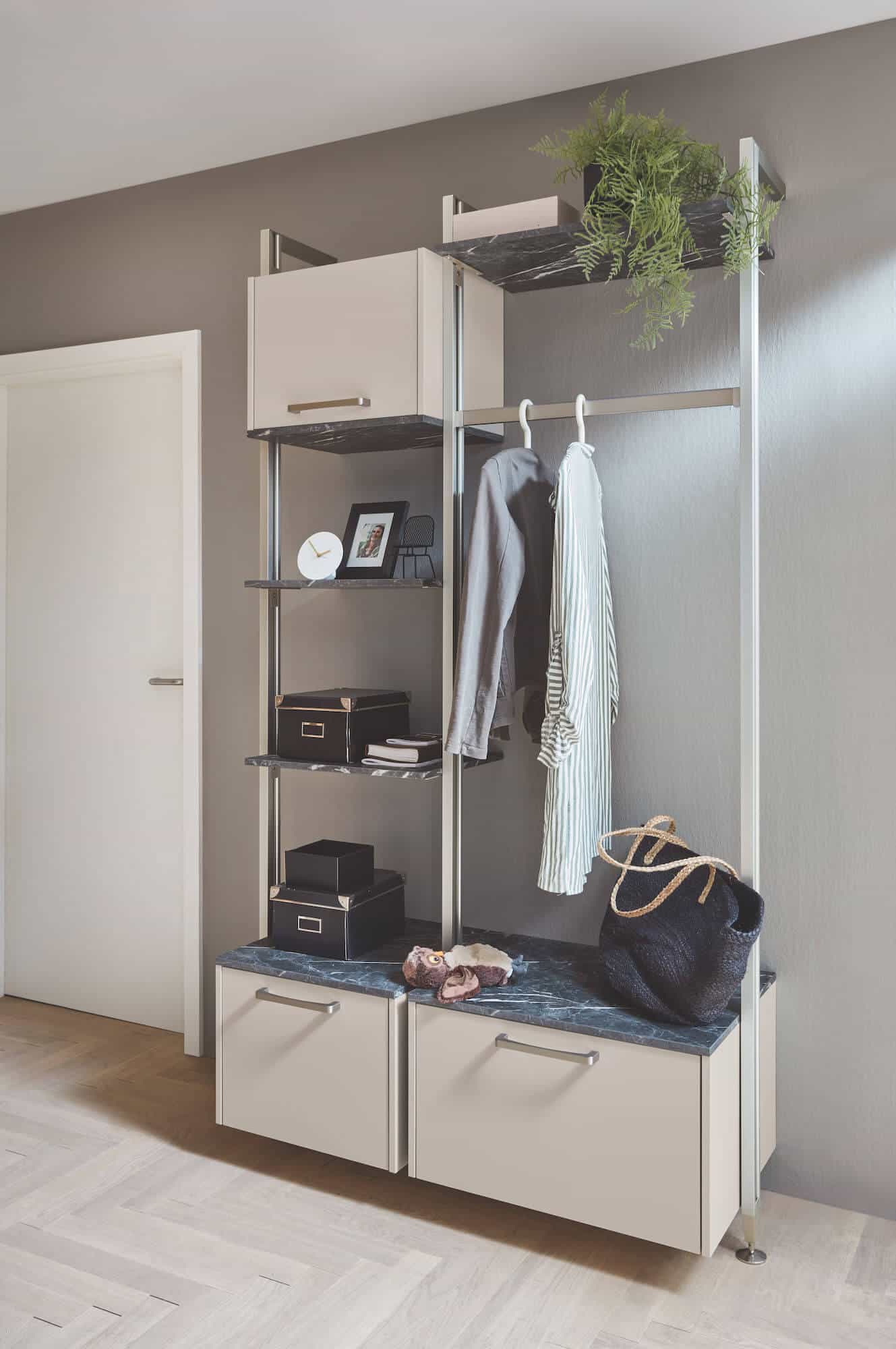 Nobilia L-Küche Design mit Garderobe