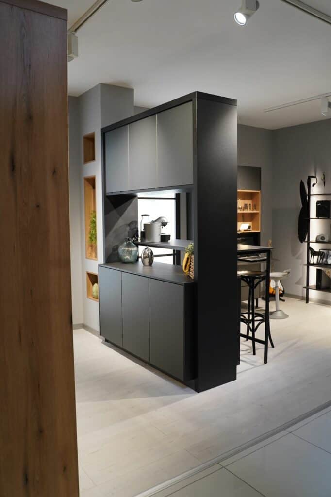 Ballerina Design Kücheninsel grifflos Resopal Arbeitsplatte