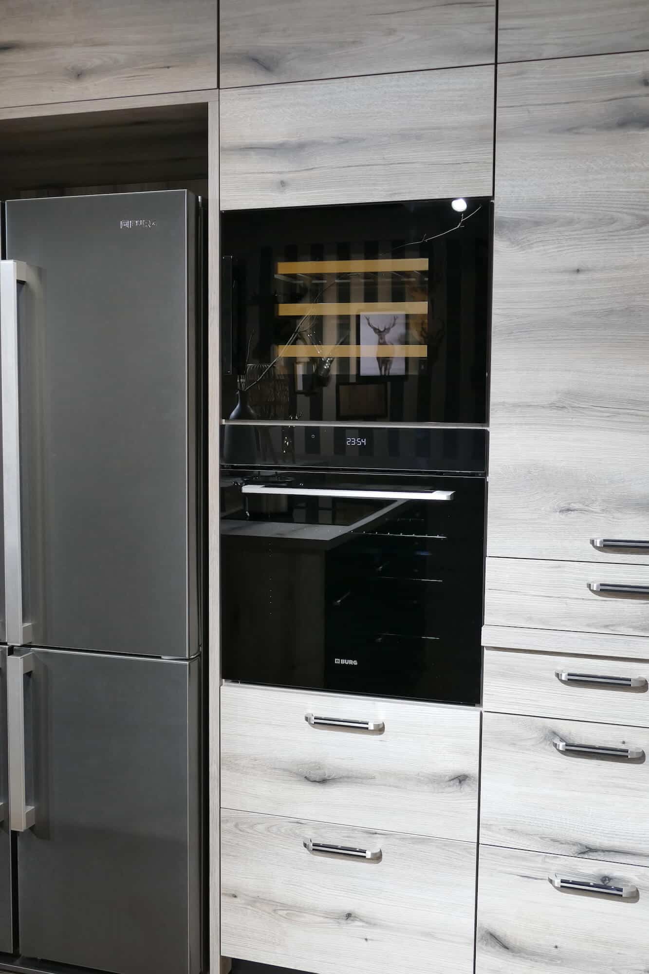 Burger Insel Küche Alpine Oak mit Elektrogeräten