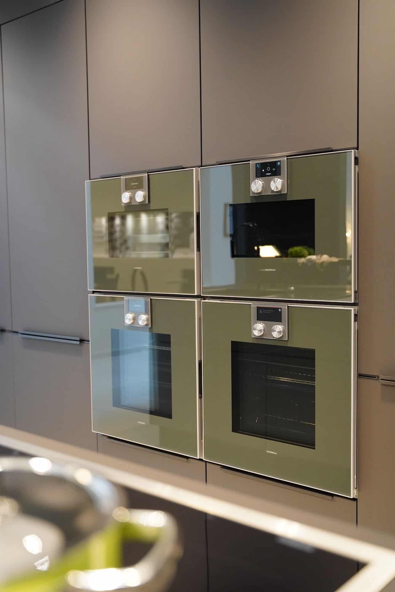 Elektrogeräte Wandschrank Kücheninsel matt grau