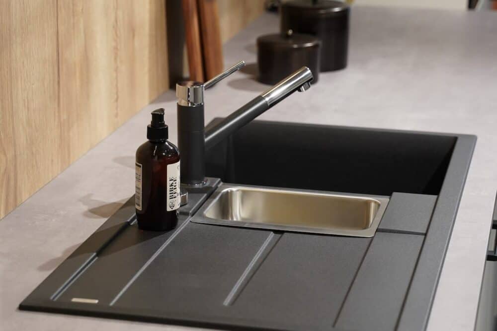 Granit Arbeitsplatte modern schwarz Ballerina Küchen