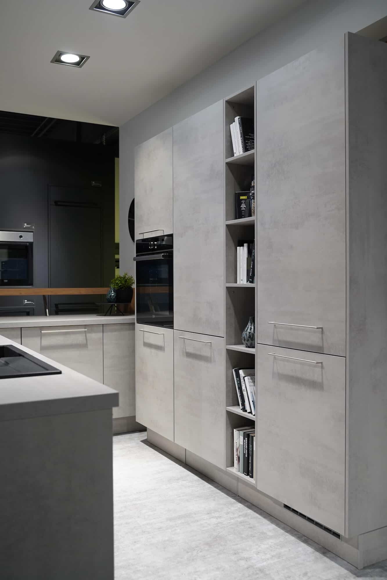 Nobilia Beton Wandschrank mit offenem Wandschrank und HWR