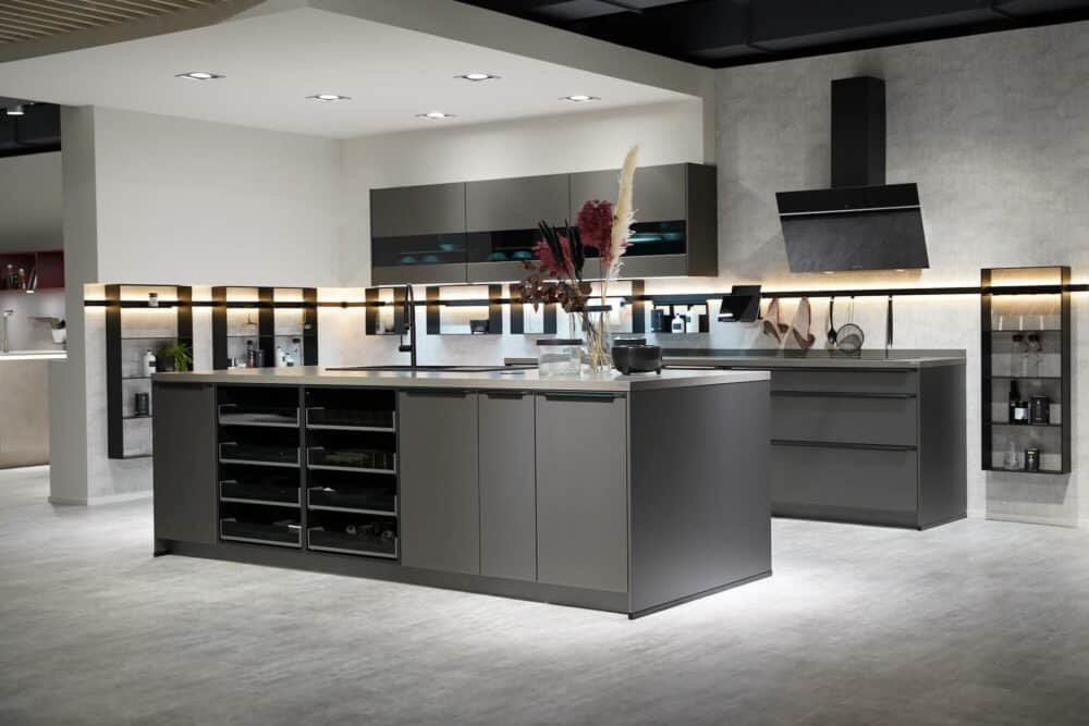 Nobilia Designküche mit Kücheninsel und Elektrogeräten