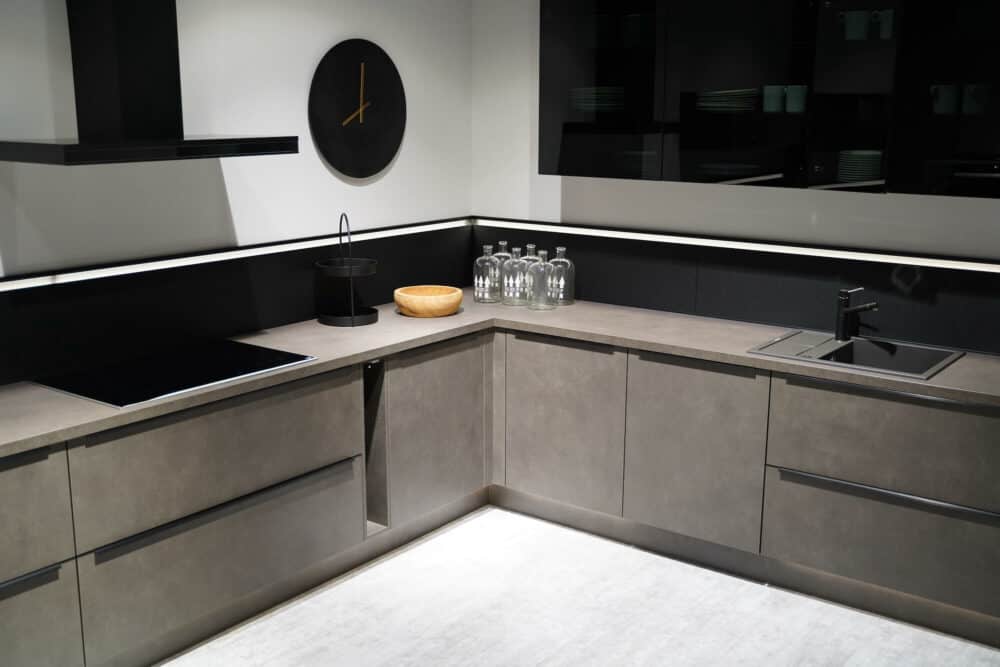 Nobilia L-Küche terragrau mit Griffleisten