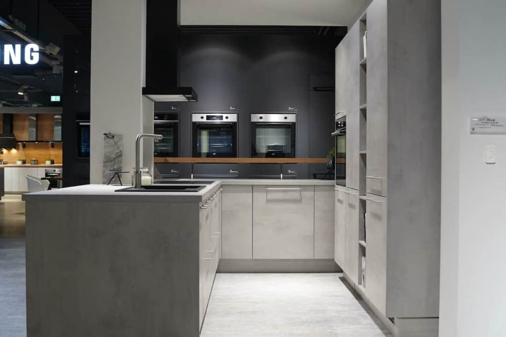 Nobilia U-Küche beton grau