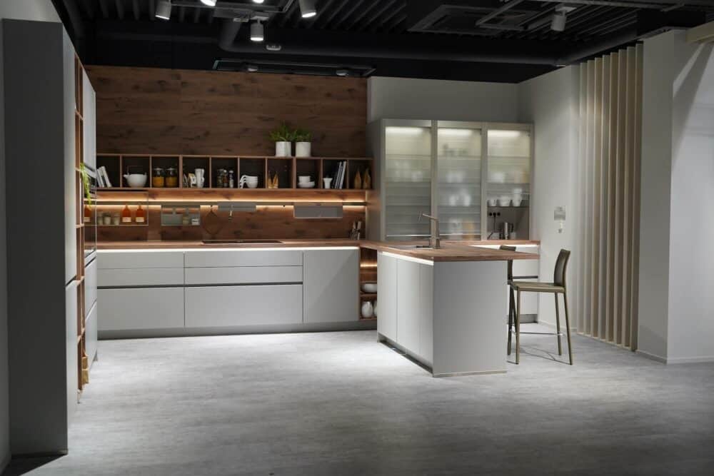 Nobilia design Küche matt Lack mit Holz Arbeitsplatte