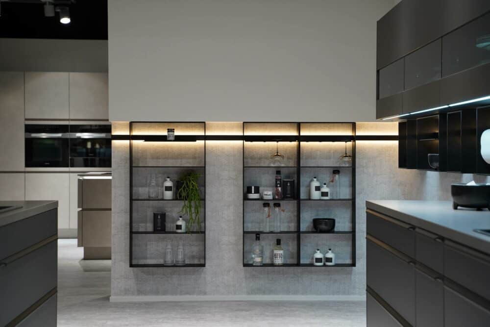 Offene Wandregale Nobilia Insel Küche Glas Titan