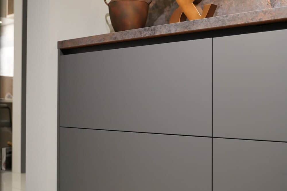 Resopal Anthracite grau matt Fronten