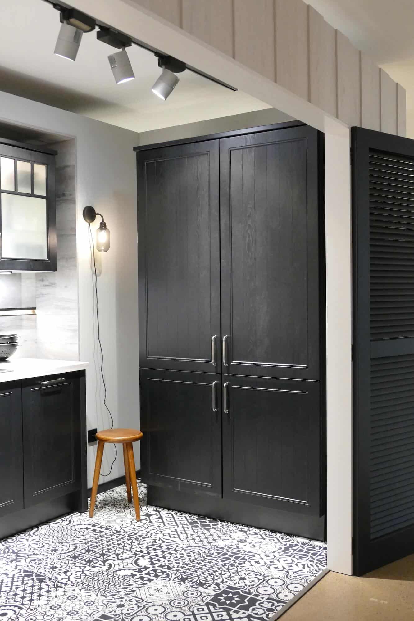 Wandschrank Landhausstil schwarz
