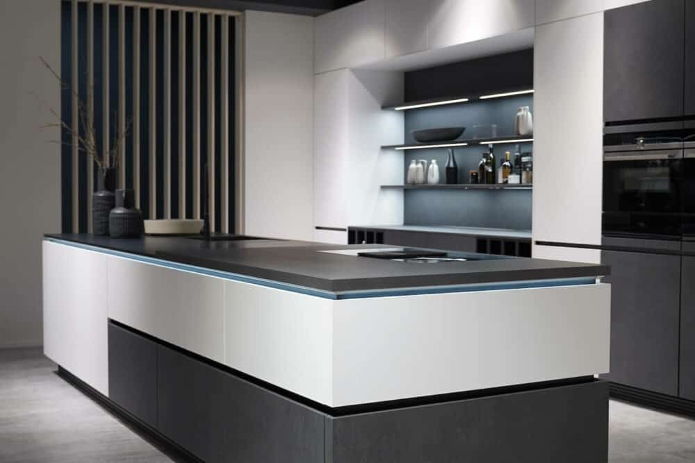 Nobilia Designküche Glas weiß mit Schiefergrau Fronten