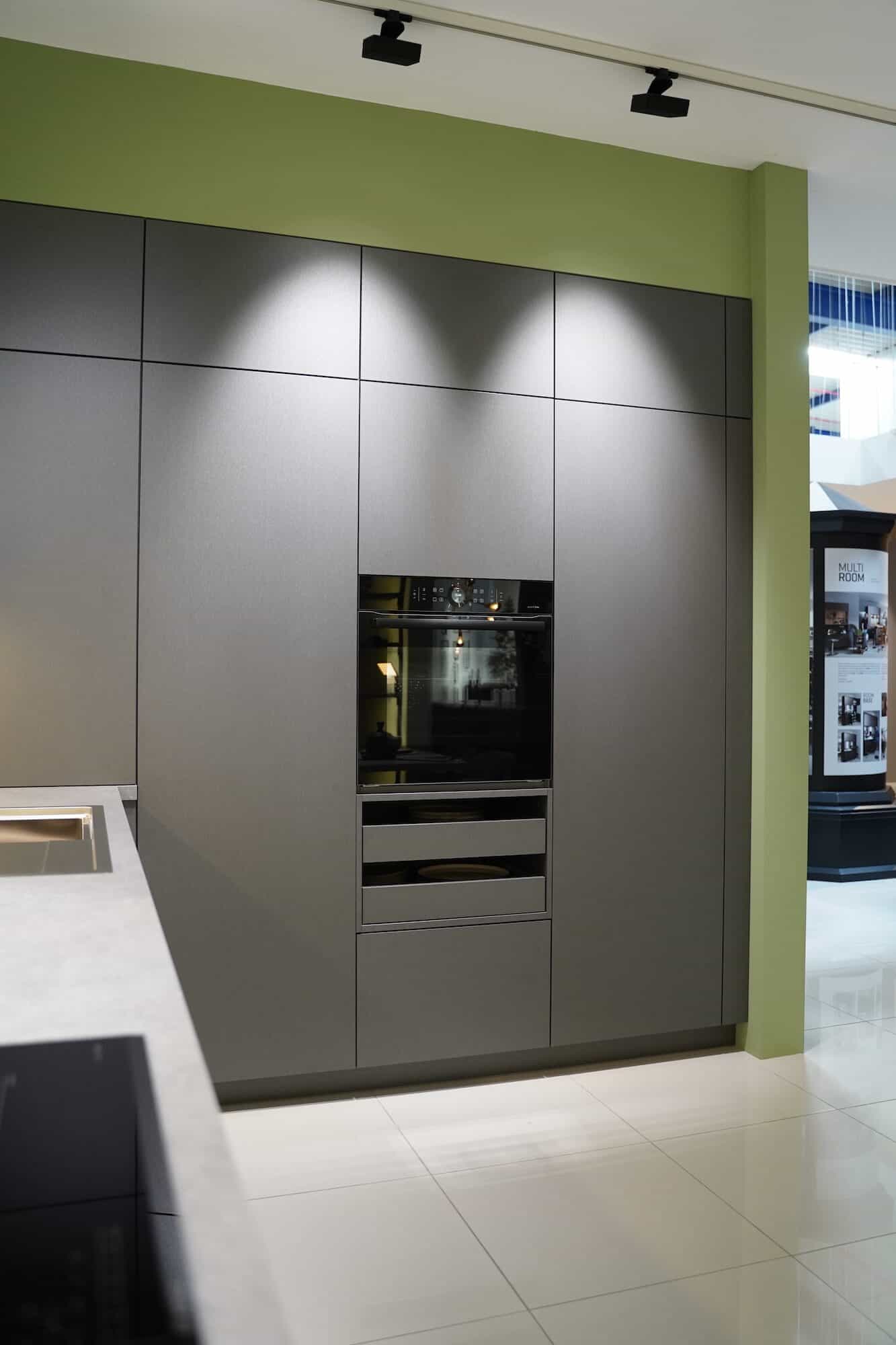 Wandschrank Ballerina Designküche mit Elektrogeräten