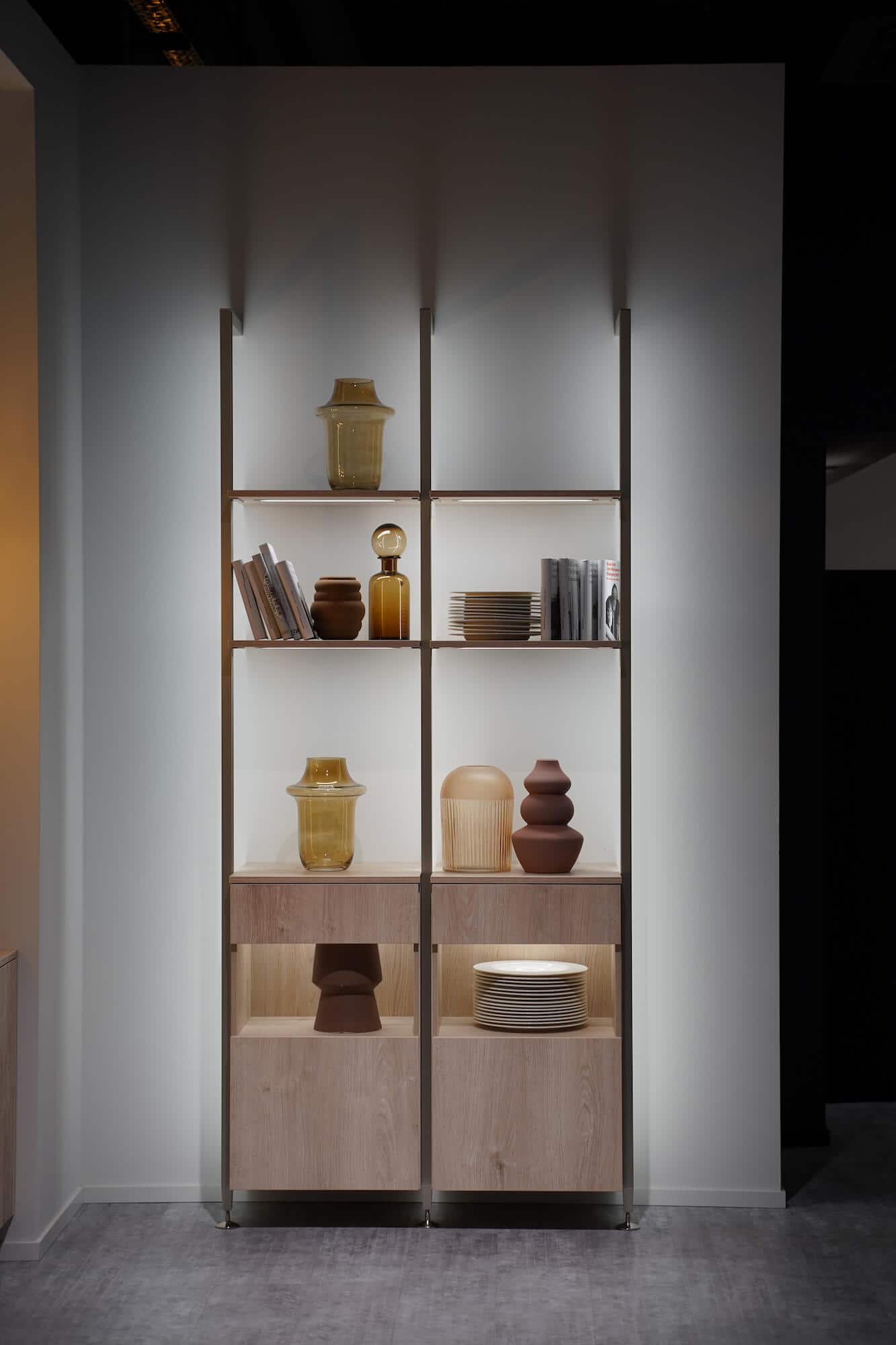 Wandschrank offene Regale mit Eiche Fronten