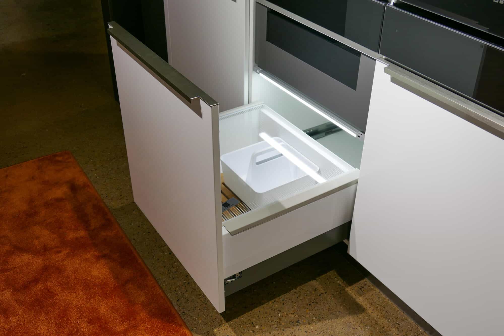 Auszug Schublade Bauformat moderne Inselküche Rhodos
