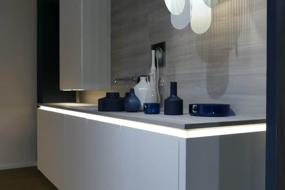 Küchenzeile Bauformat moderne Inselküche Kitzbühel