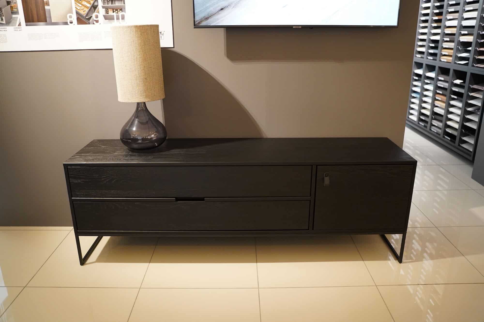 Sideboard Ballerina Design Inselküche mattschwarz