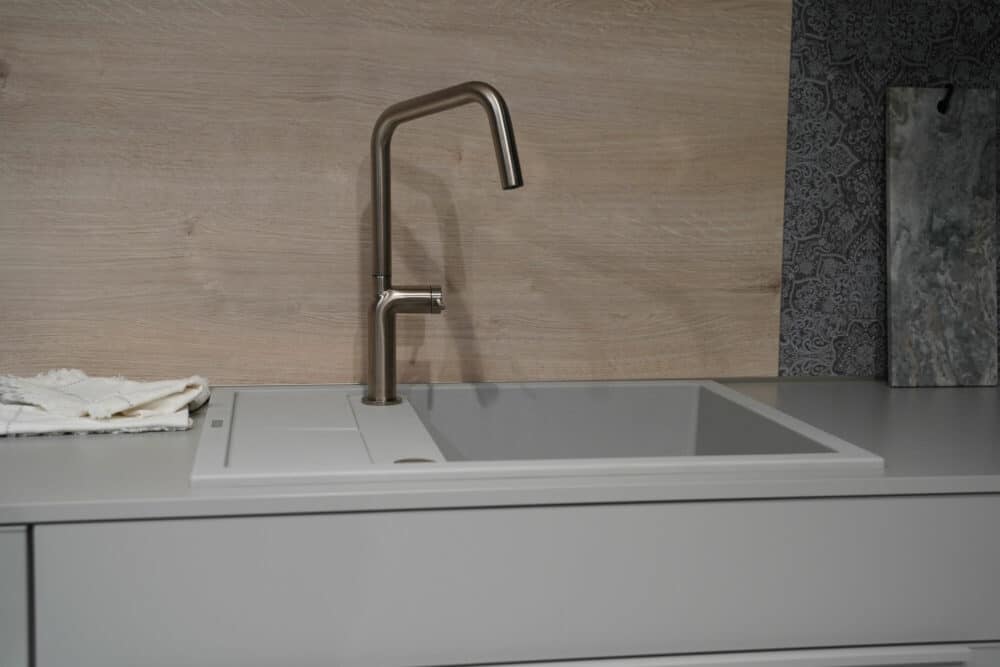 Spüle Nobilia Design Inselküche grau
