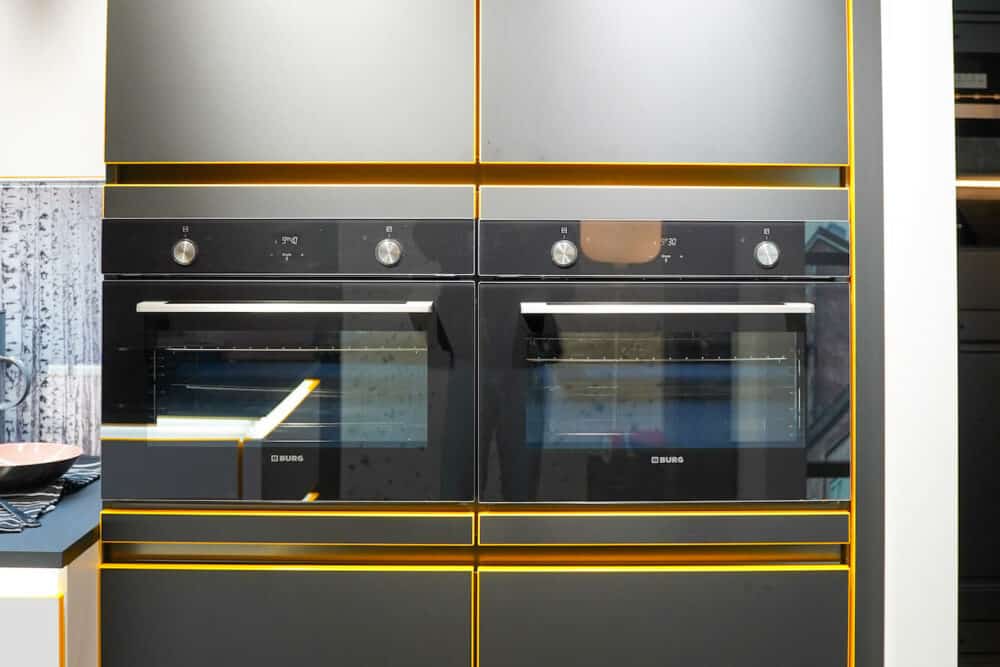 Wandschrank schwarz Burger Design Küche Lisa