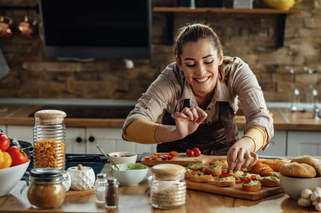Zubereitung Bruschetta Frau Küchenhalle