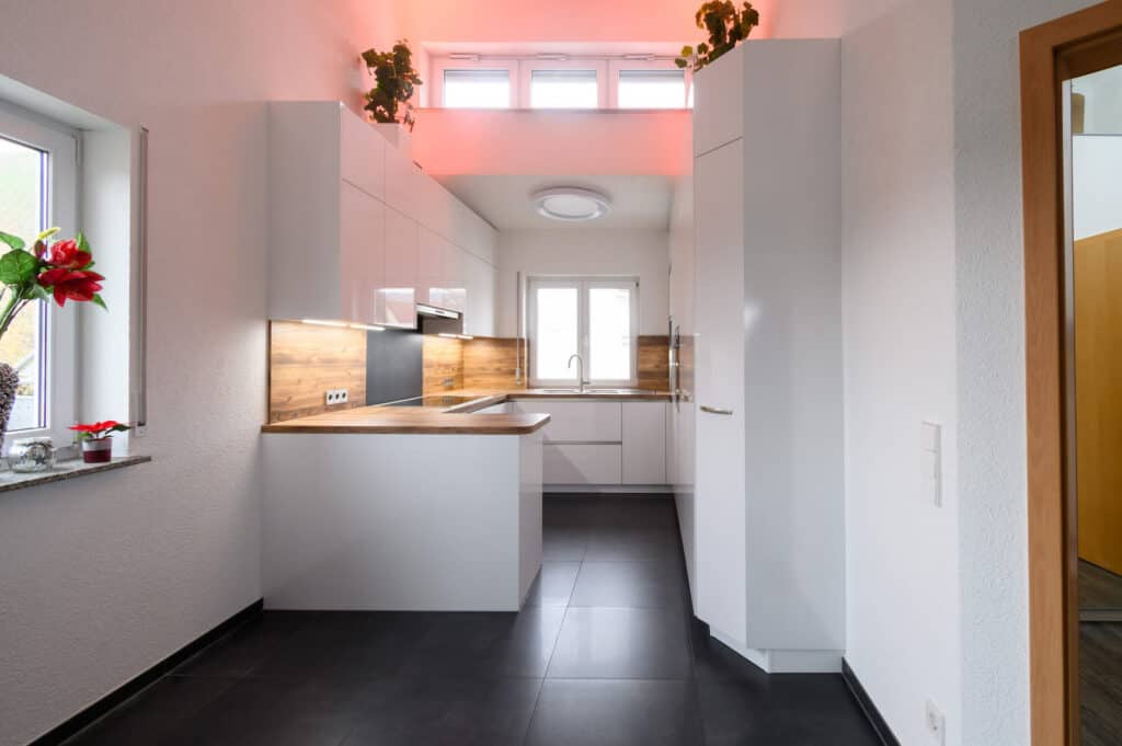 Nobilia G-Küche Design weiß hochglanz Lack