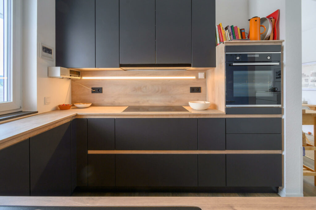 Ballerina U-Küche Design Lack matt mit Holz Arbeitsplatte