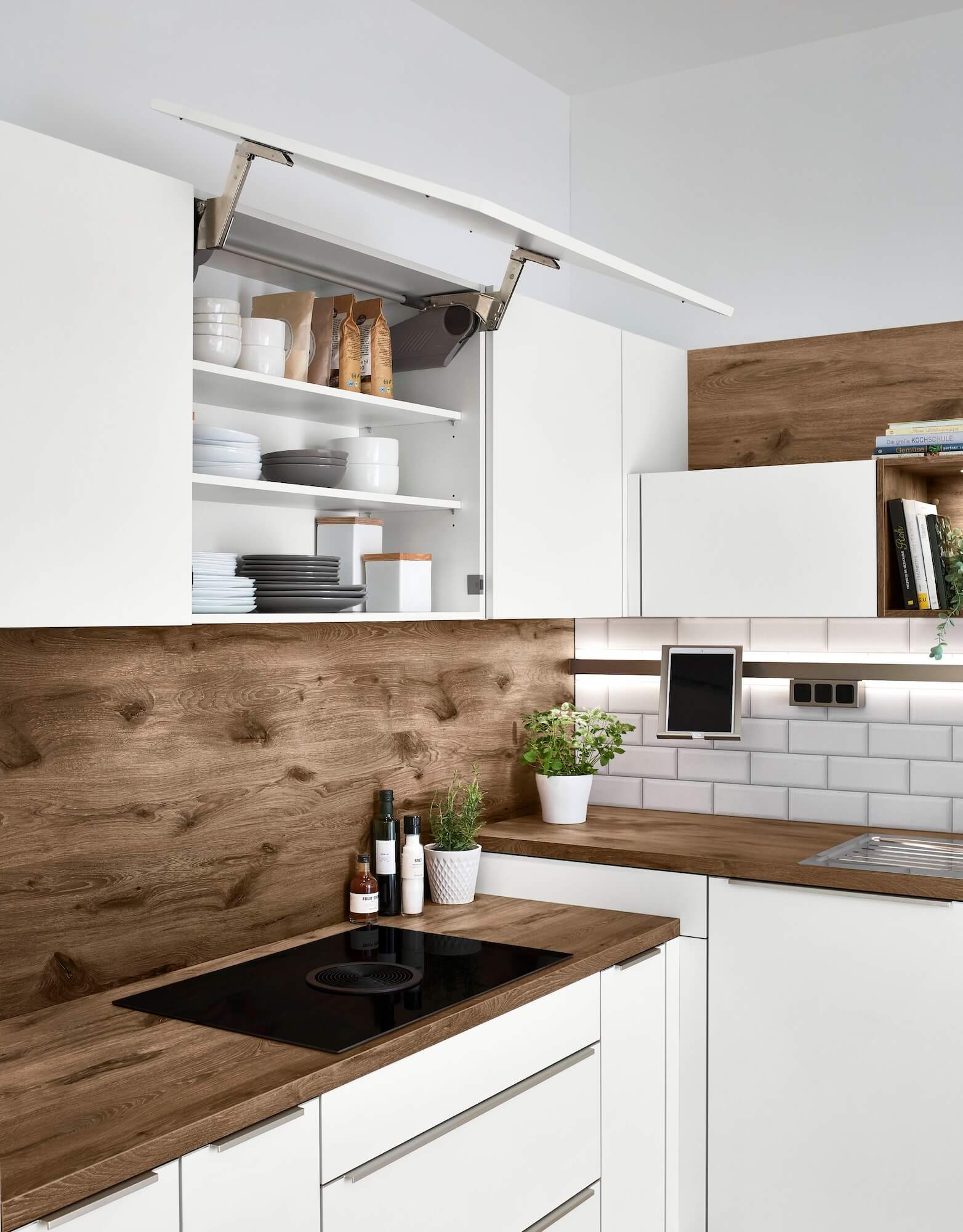 Nobilia Moderne L-Küche mit Wandschrank – Bild 10