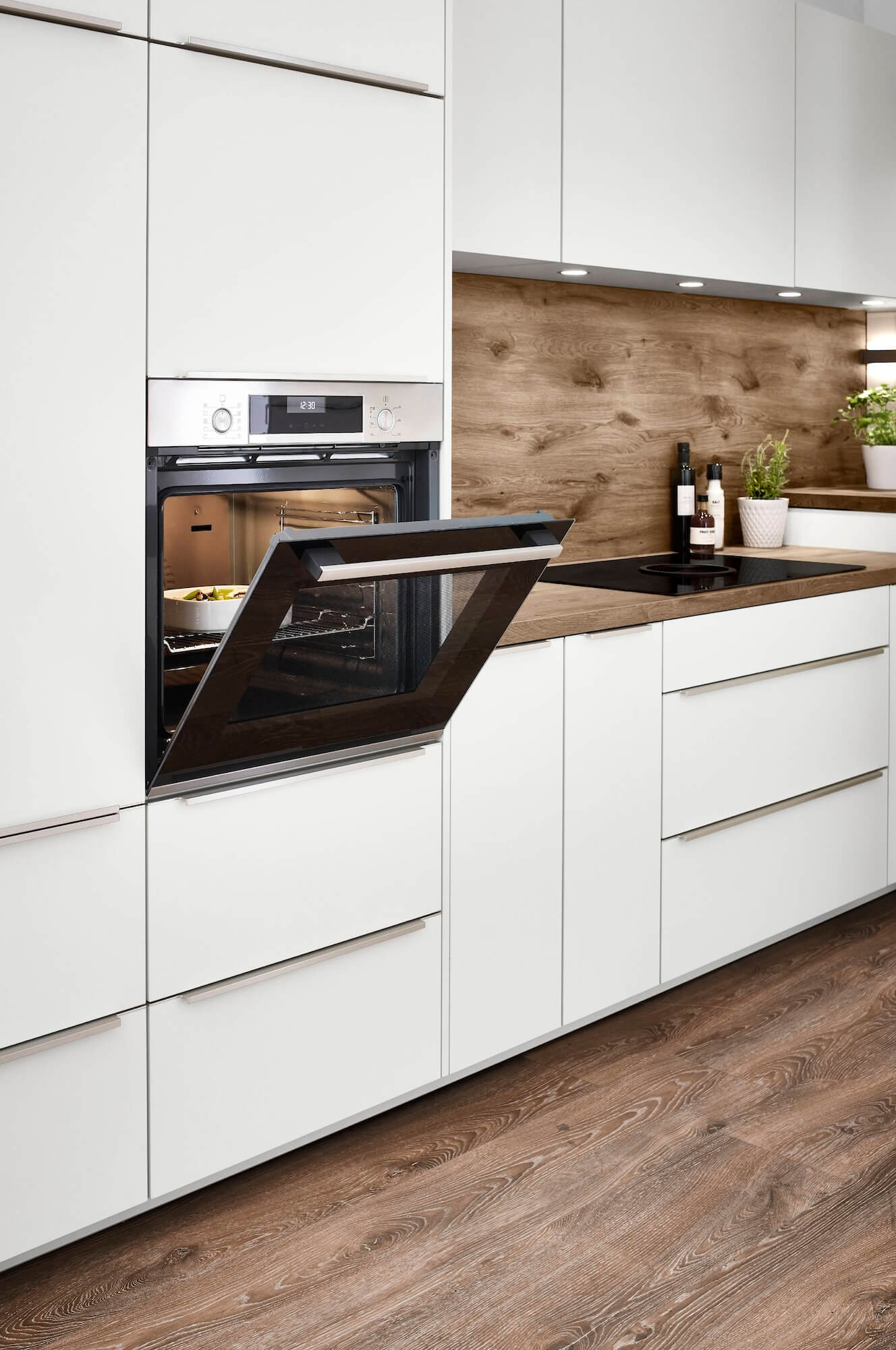 Nobilia Moderne L-Küche mit Wandschrank – Bild 13