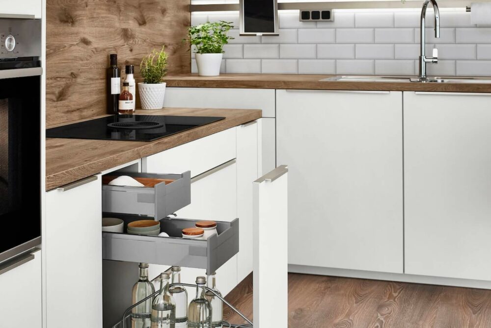 Nobilia senso L-Küche weiß modern mit Auszugschrank
