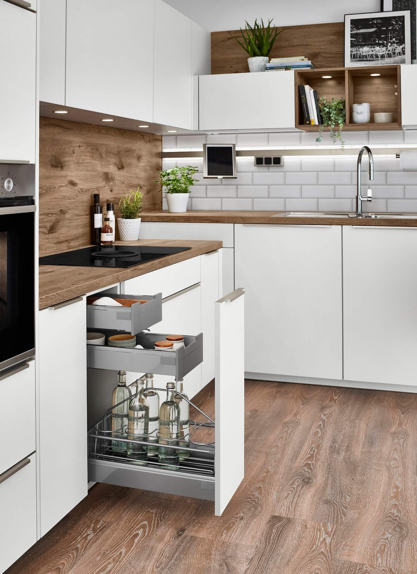 Nobilia senso L-Küche weiß modern mit Auszugschrank