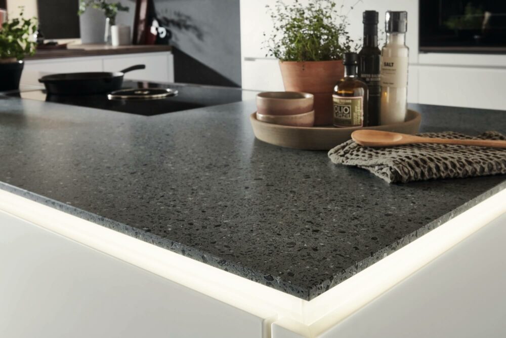 Nobilia Design U-Küche Fashion Weiß Arbeitsplatte