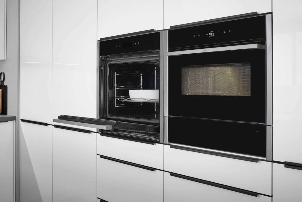 Nobilia Novalux Moderne U-Küche Hochglanz Dampfgarer und Backofen