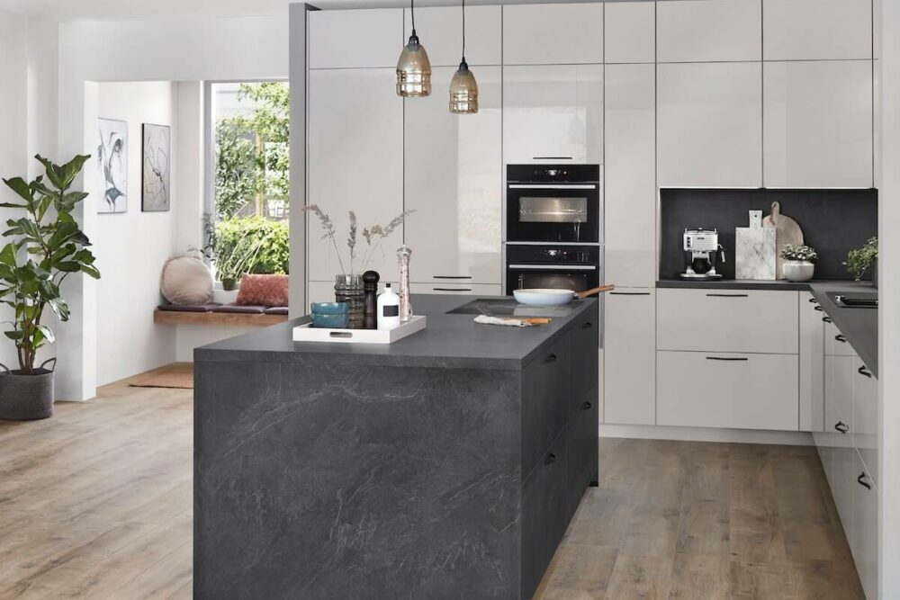 Nobilia Design Inselküche Novalux mit Insel
