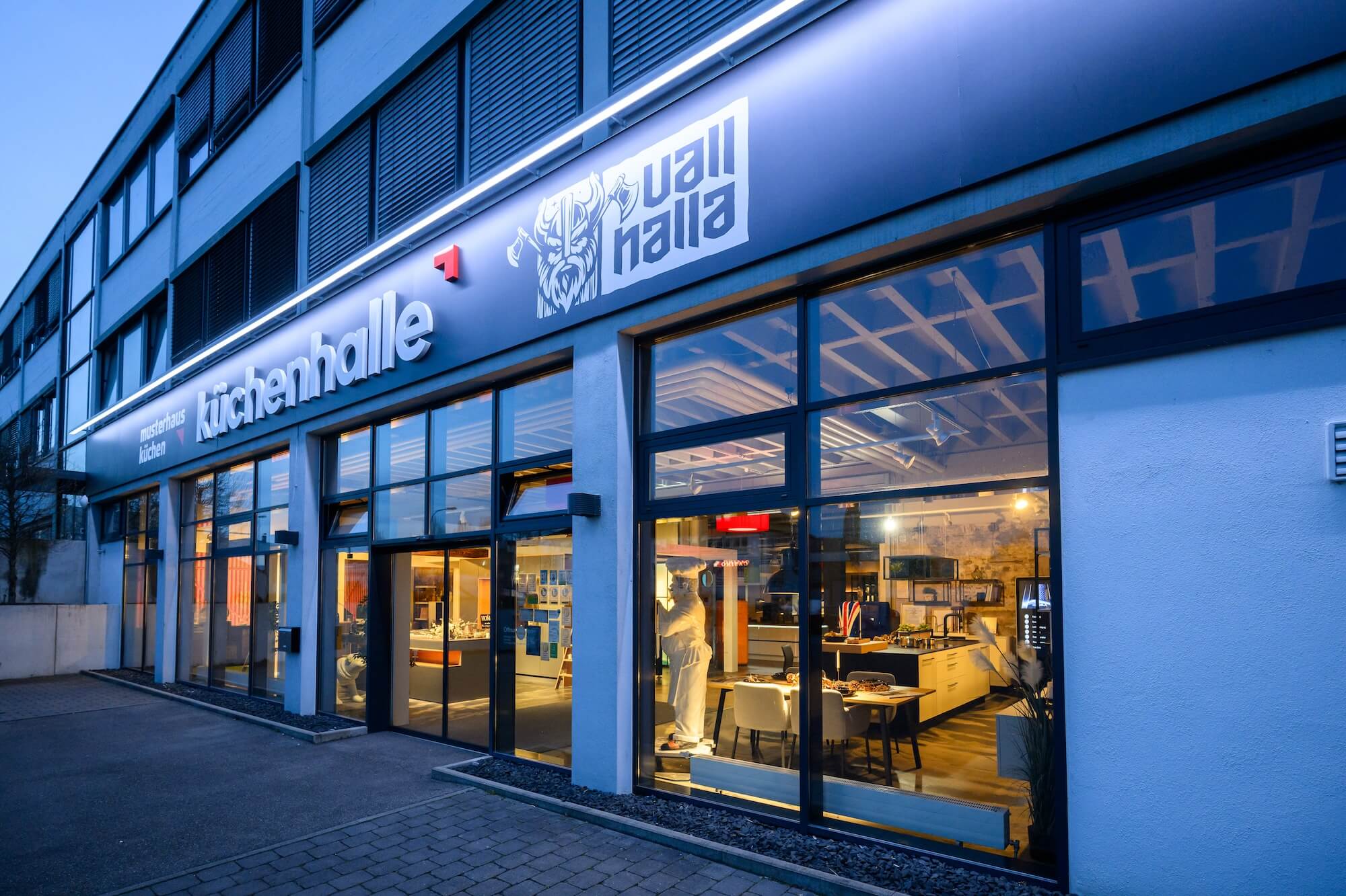 Küchenhalle Küchenstudio Außenwerbung Logos 2024